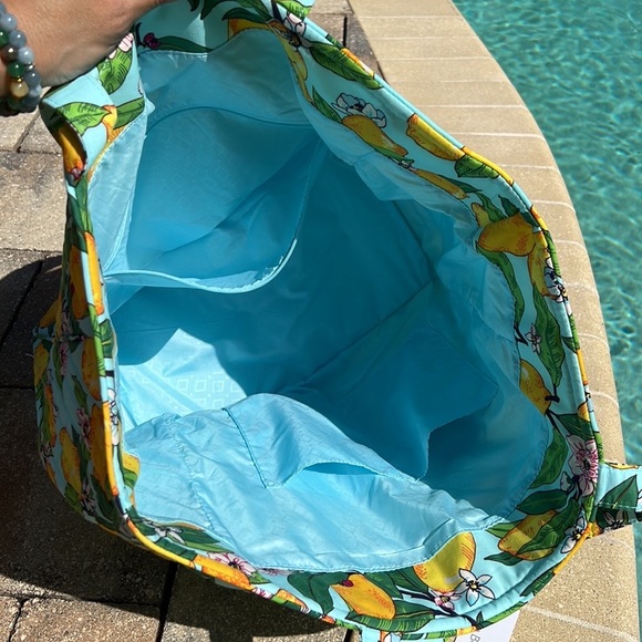 NWT Vera Bradley Grand Tote 2.0 Lemon Grove - Picture 4 of 5
